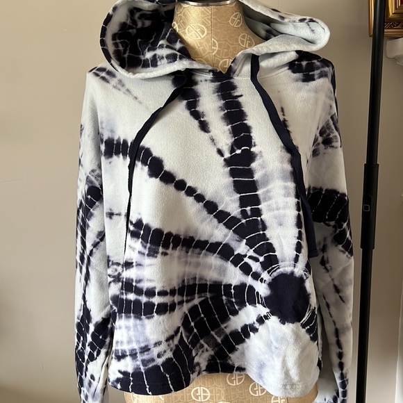 NWT Women’s Bamboo Spiral White/Indigo Tie-Dye French Terry Short Set - Picture 3 of 9